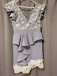 ジュエルズ　ペプラムドレス