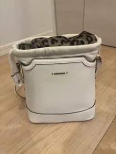 サマンサベガ ホワイトショルダーバッグ レオパード柄インナー付き