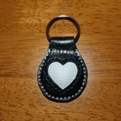 ハンドメイド 本革キーホルダー ハート 白
