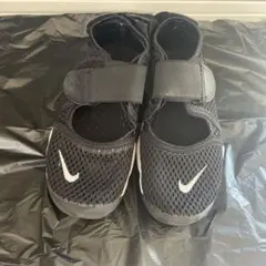 NIKE ナイキ　エアリフト　黒　２１センチ　2Y サンダル