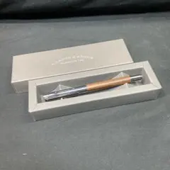 Item thumbnail for item 715b3055-db88-48a6-a50c-3b17bbf815e4