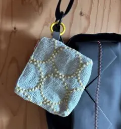 ミナペルホネン　タンバリン生地　ハンドメイドポーチ　カラピナ付き