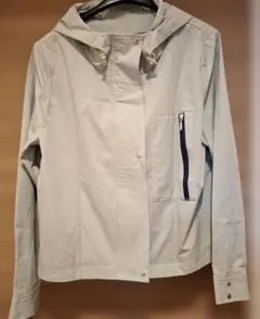 ライトグレー ジャケット フード付き