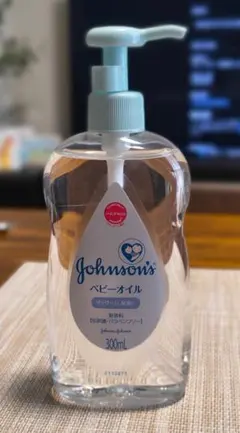 Johnson's ベビーオイル 300mL 無香料　少し使用