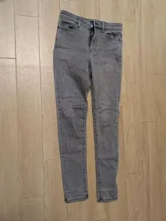 ユニクロ　ストレッチデニム　グレー