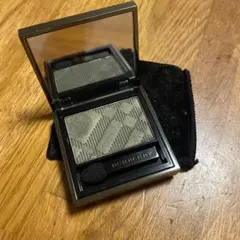 Burberry アイシャドウ　モスグリーンのサムネイル