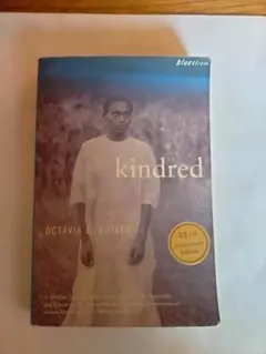 Kindred Octavia E. Butler 洋書 ペーパーバックのサムネイル