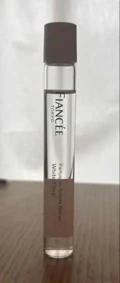 FIANCÉE ホワイトフローラル パルファンドトアレ　ロールオン 10mlのサムネイル