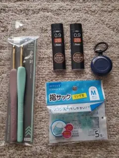 色々おまとめ　かぎ針　シャーペンの芯　指サック　伸びる便利グッズ