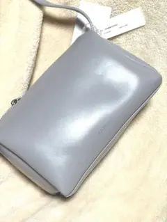 新品タグ付きYAHKIモーブなグレーのショルダーバックお洒落お出かけちょい持ち