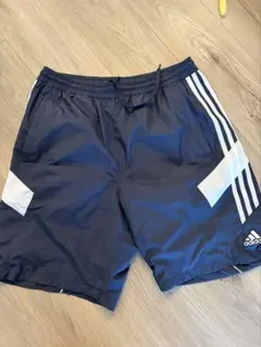 adidas ネイビー ショートパンツ　M