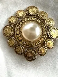 シャネル☆美品✨豪華なゴールド&パール使いヴィンテージブローチ‼️