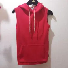 ♥️Burberry フード付きノースリーブ M レッド