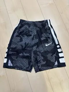 NIKE ハーフパンツ　トレーニングウェア　ジュニア
