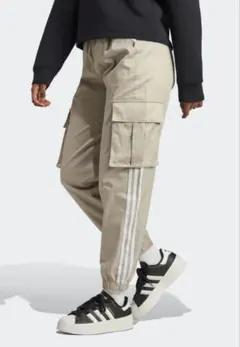 1回着用 adidas カーゴパンツ
