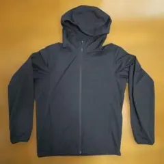 ユニクロ ポケッタブルパーカー M　袋なし