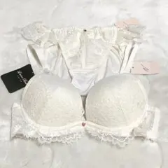 ホワイト系☆ブラ＆ショーツセットのサムネイル