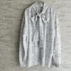Te chichi（テチチ） 前後2WAY仕様☆大人カッコイイリボンシャツ
