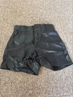 ZARA ブラックショートパンツ XS