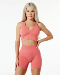 Alphalete スポーツブラ ショートパンツセット