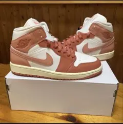 W Air Jordan 1 Mid 