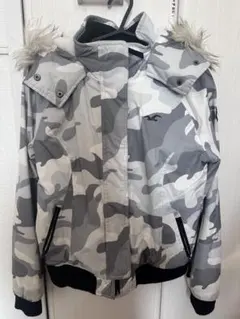 グレー迷彩ファー付きダウンジャケット　ホリスター