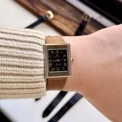 Vintage WALTHAM 手巻き 黒文字盤 タンク型 1980年代のサムネイル