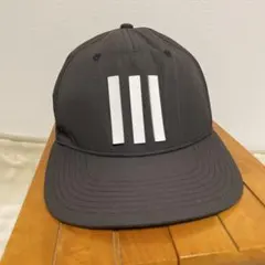 adidas ダークグレー キャップ 3本ライン