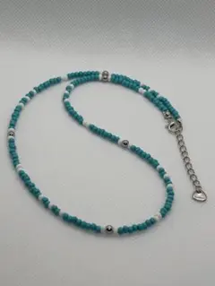 ターコイズとホワイトのビーズネックレス