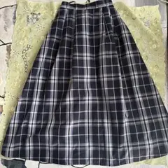 GLACIER グラシア　ネイビーとホワイトのチェック柄フレアスカート