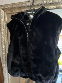 ZARA ブラックファー風フードジャケット