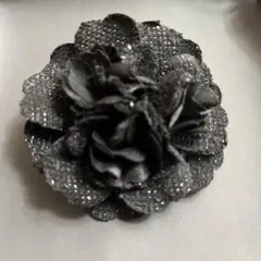 コサージュ　ブローチ　　花　黒のサムネイル