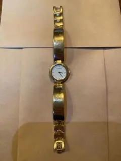 courreges クレージュ　時計 クォーツ レディース　バングル　ジャンク品