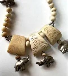 ヴィンテージ　エスニック　アフリカン　鯨歯　象モチーフ　ネックレス