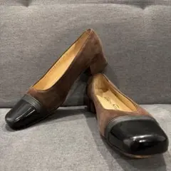 w*o様 Ferragamo パンプス スエード エナメル ロゴ 茶色 チャンキ