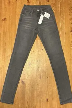 新品未使用タグ付き Pierrotストレッチスキニーデニムウォッシュグレー