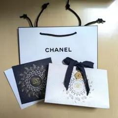 シャネル ノベルティ ホリデー 2025 限定 チャーム カメリア