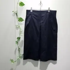 アダムエロペ タイトスカート 裏地あり 飾りボタン ウール混 日本製 フェミニン