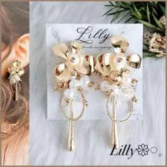 #657大ぶり/花/ゴールド/パール/揺れる/ハンドメイドピアス♢イヤリング