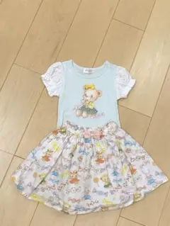 水色Tシャツとスカート　110