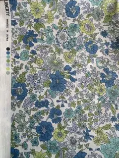 LIBERTY リバティ 生地 はぎれ 花柄　T12