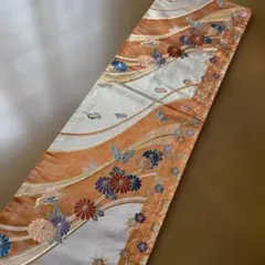 １００花と蝶の刺繍 テーブルランナー