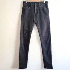 ユニクロ　ウルトラストレッチスキニーフィットジーンズ　黒　28 ボトムス　Gパン