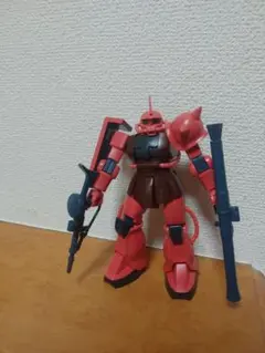 ガンプラ　1/144HGUCシャア専用ザクII(1)　完成品　同時300円値引