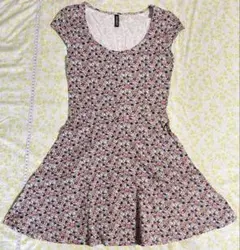 ★4 Ｈ＆Ｍ　フラワープリント フレアドレス EUR 38