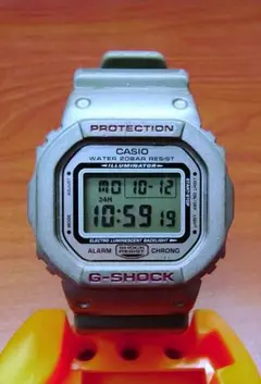 CASIO G-SHOCK DW-5600 腕時計　少々難あり