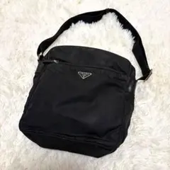 PRADA ブラック ショルダーバッグ　三角ロゴ　白タグ　ポシェット
