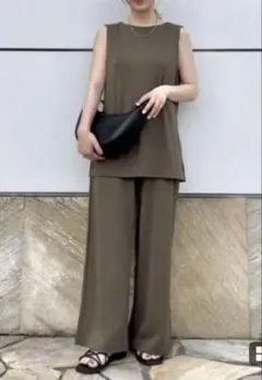 UNIQLO クレープジャージー カーキ タンクトップ パンツ セットアップ