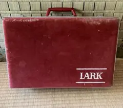 赤LARK トランク　カセットテープケース　昭和レトロ