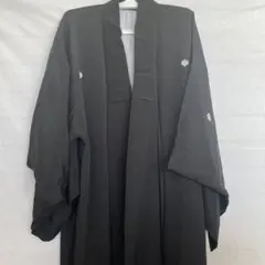 黒い和服のサムネイル